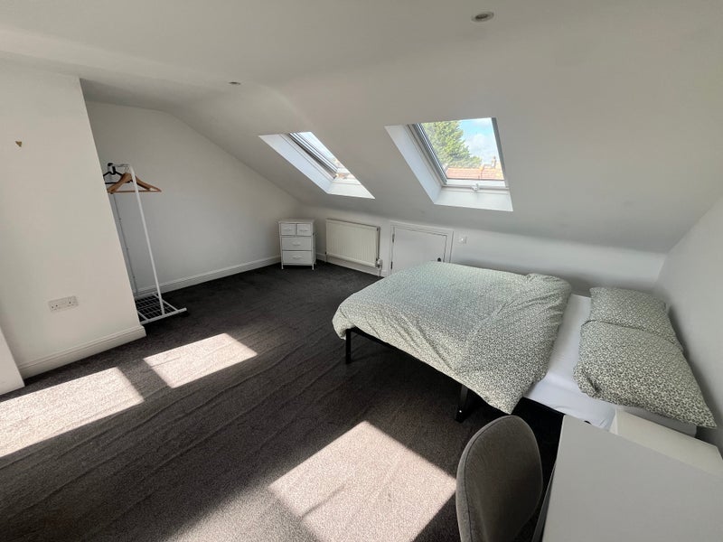 Room Napier Road in Greater London