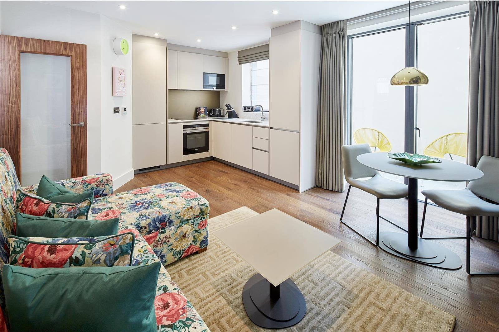 Flat Cheval Place in Greater London