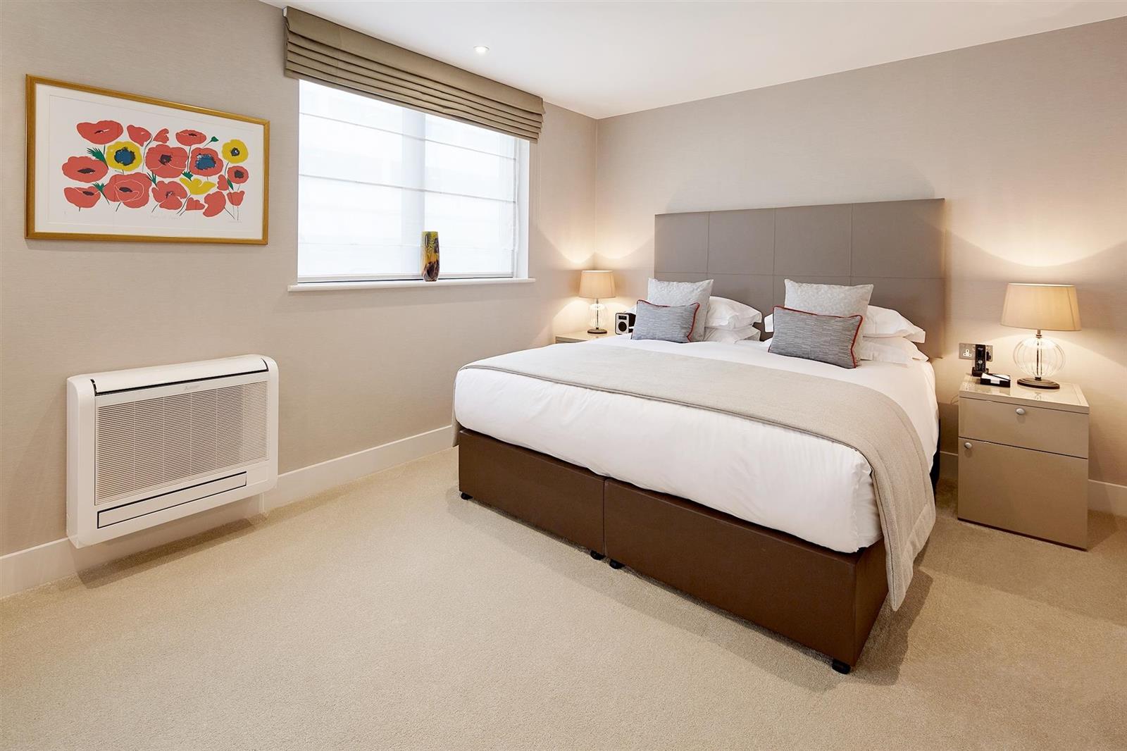 Flat Cheval Place in Greater London