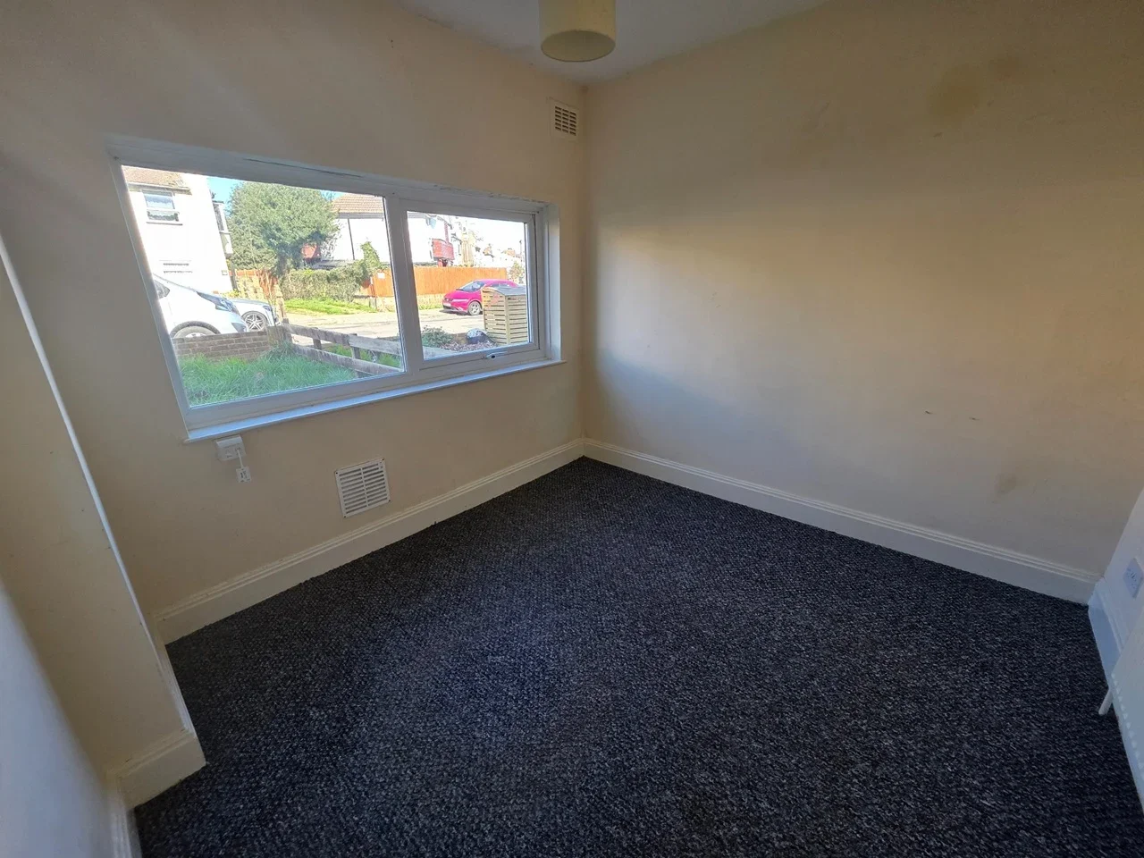 Flat St Mark's Avenue in Gravesham