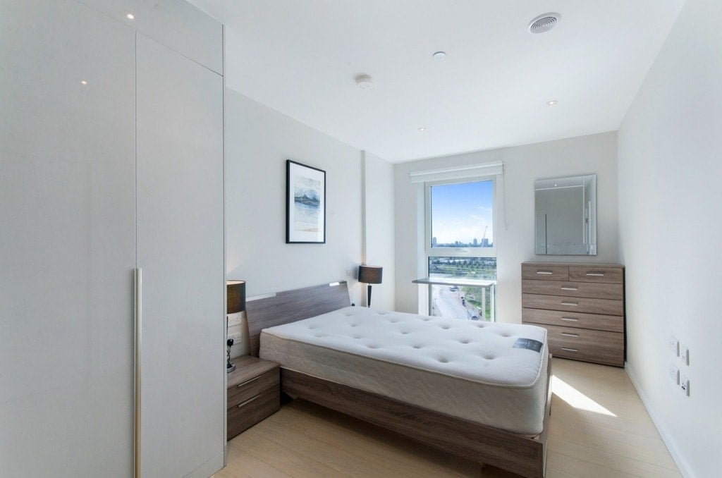 Flat Westfield Avenue in Greater London