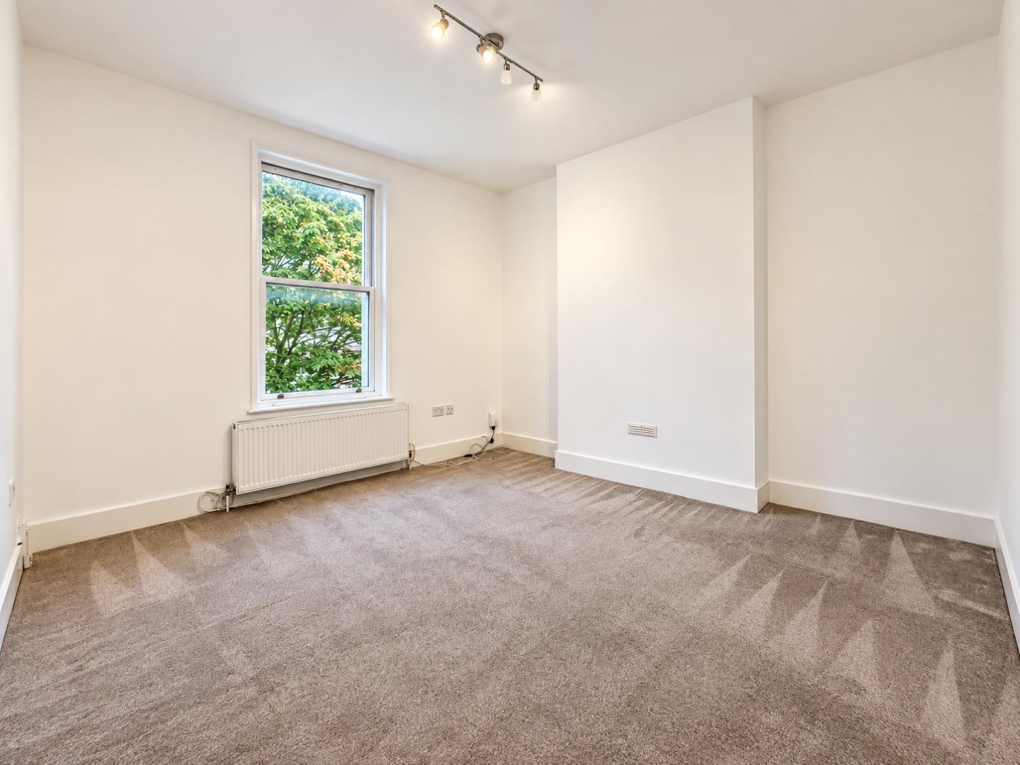 Flat Holloway Road in Greater London