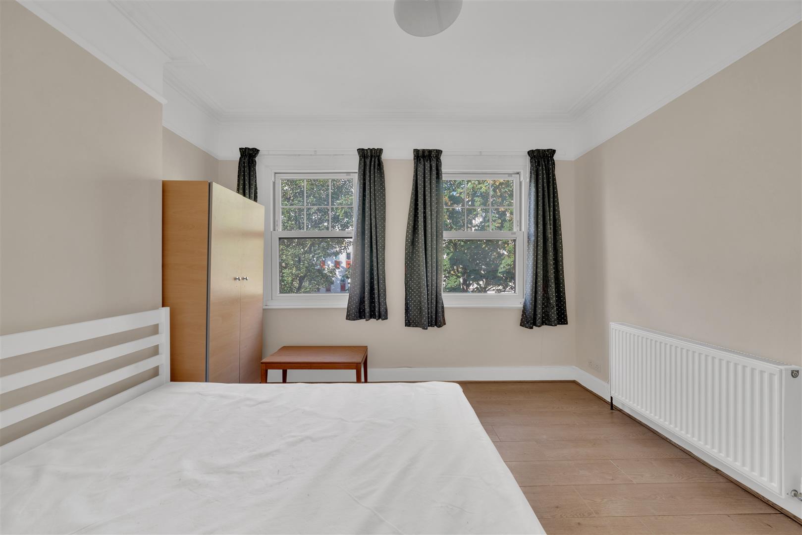 Flat Holloway Road in Greater London