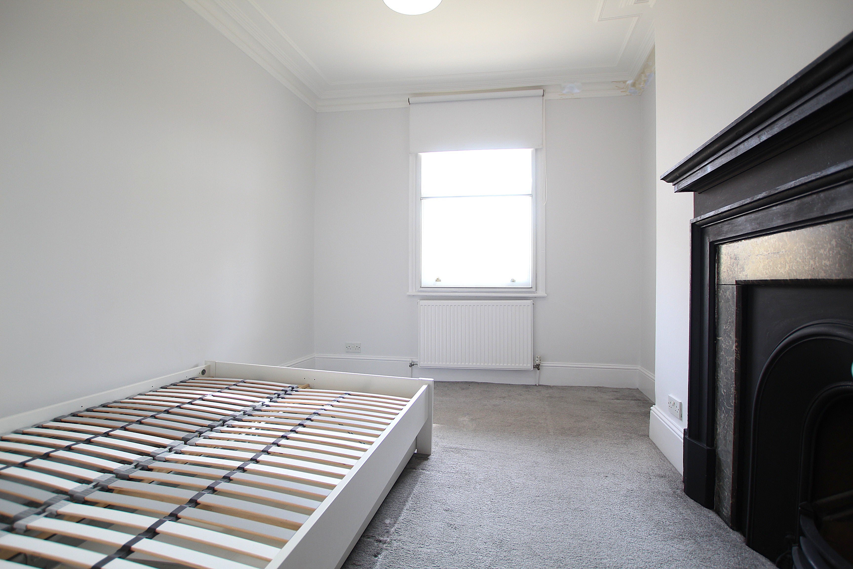 Flat Gloucester Avenue in Greater London