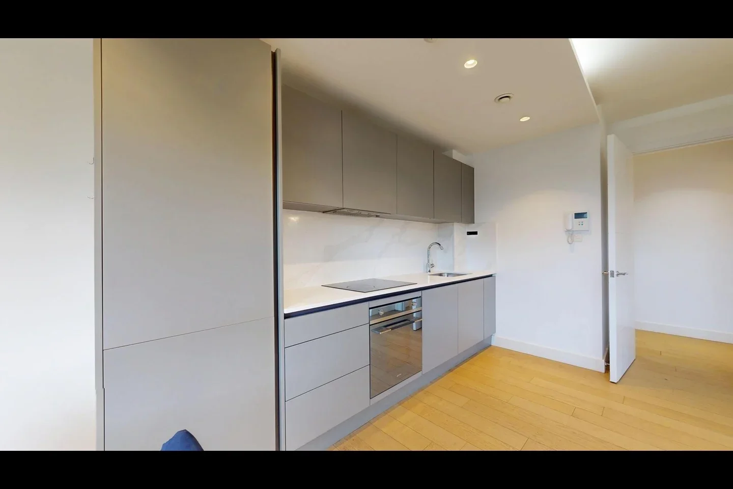Flat Shield Drive in Greater London