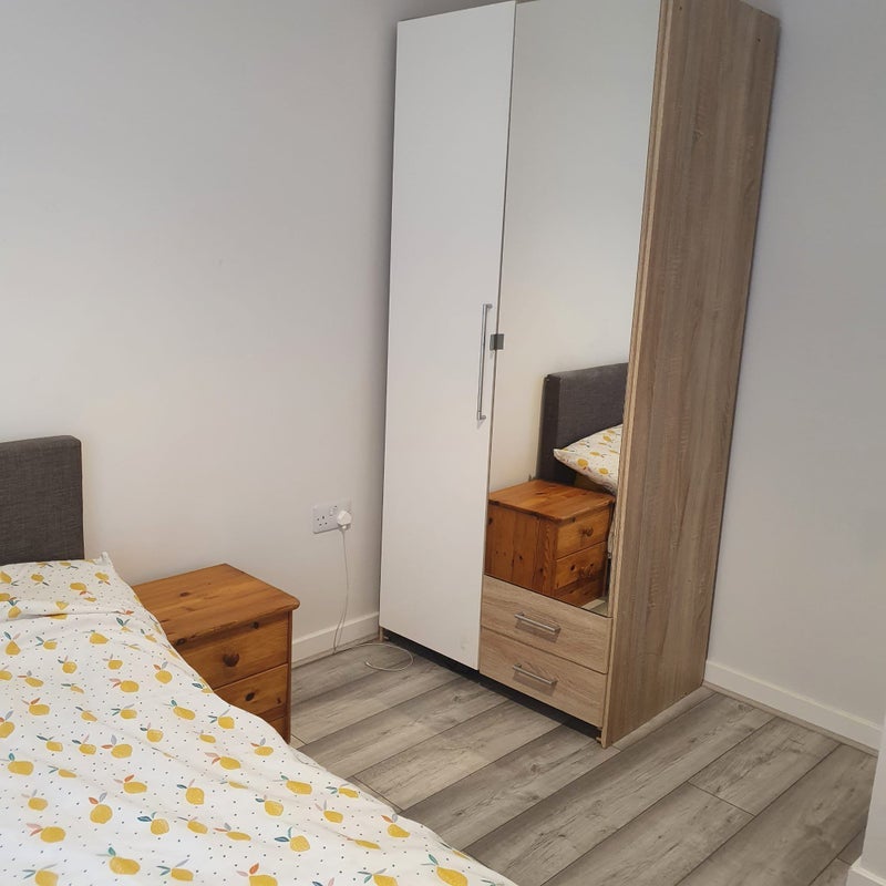 Room William Belt Road in Mid Sussex