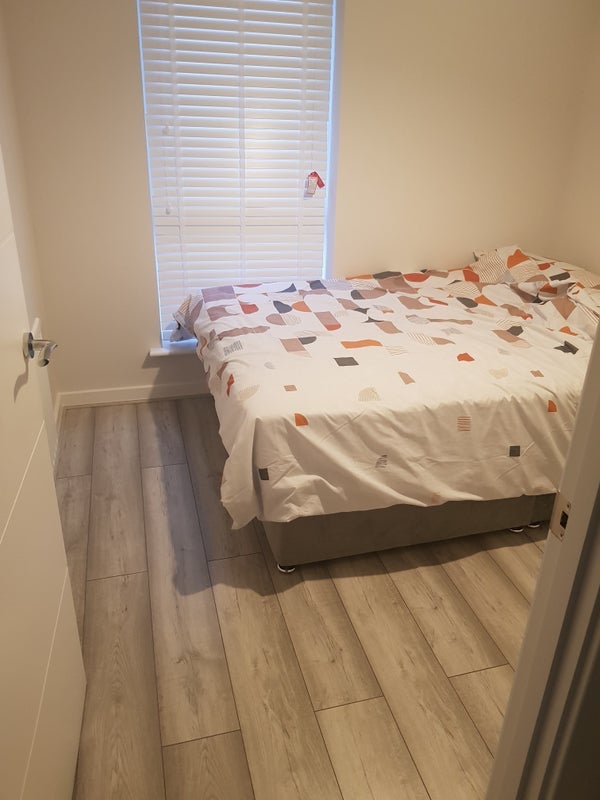 Room William Belt Road in Mid Sussex