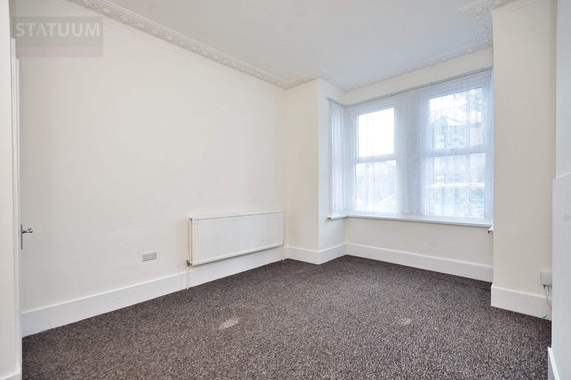 Flat Shelley Avenue in Greater London