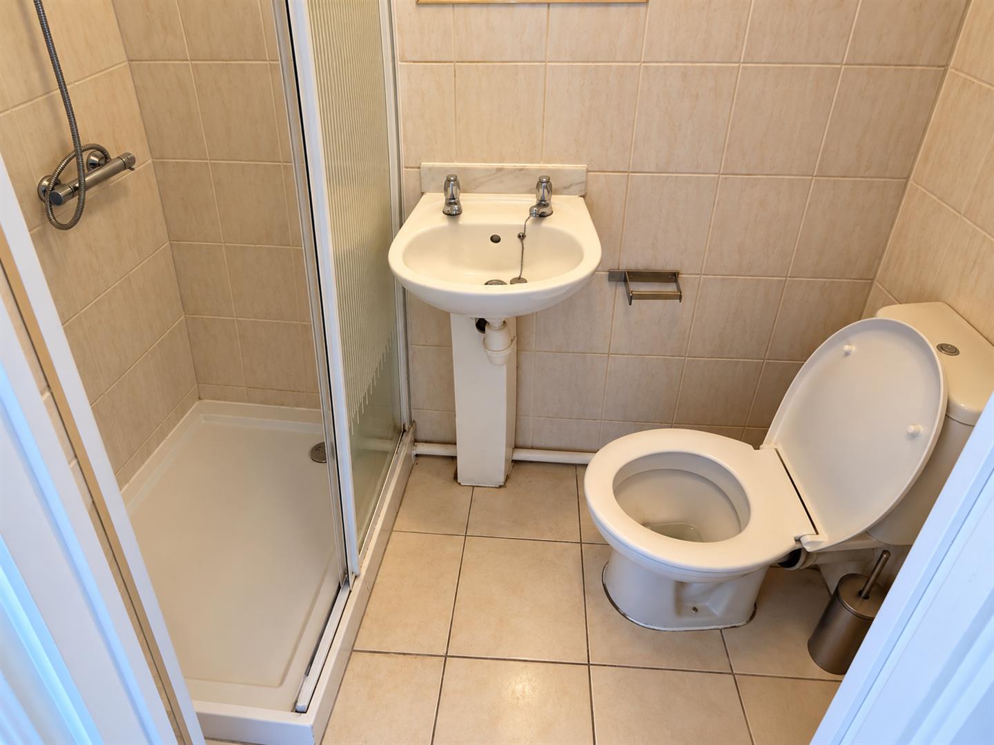 Flat Ellesmere Avenue in Greater London