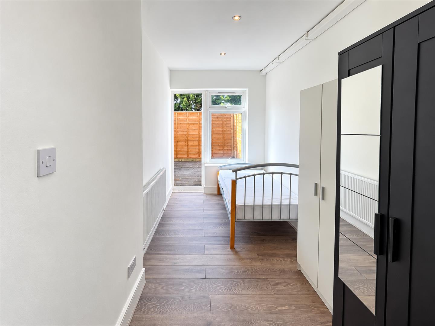 Flat Ellesmere Avenue in Greater London