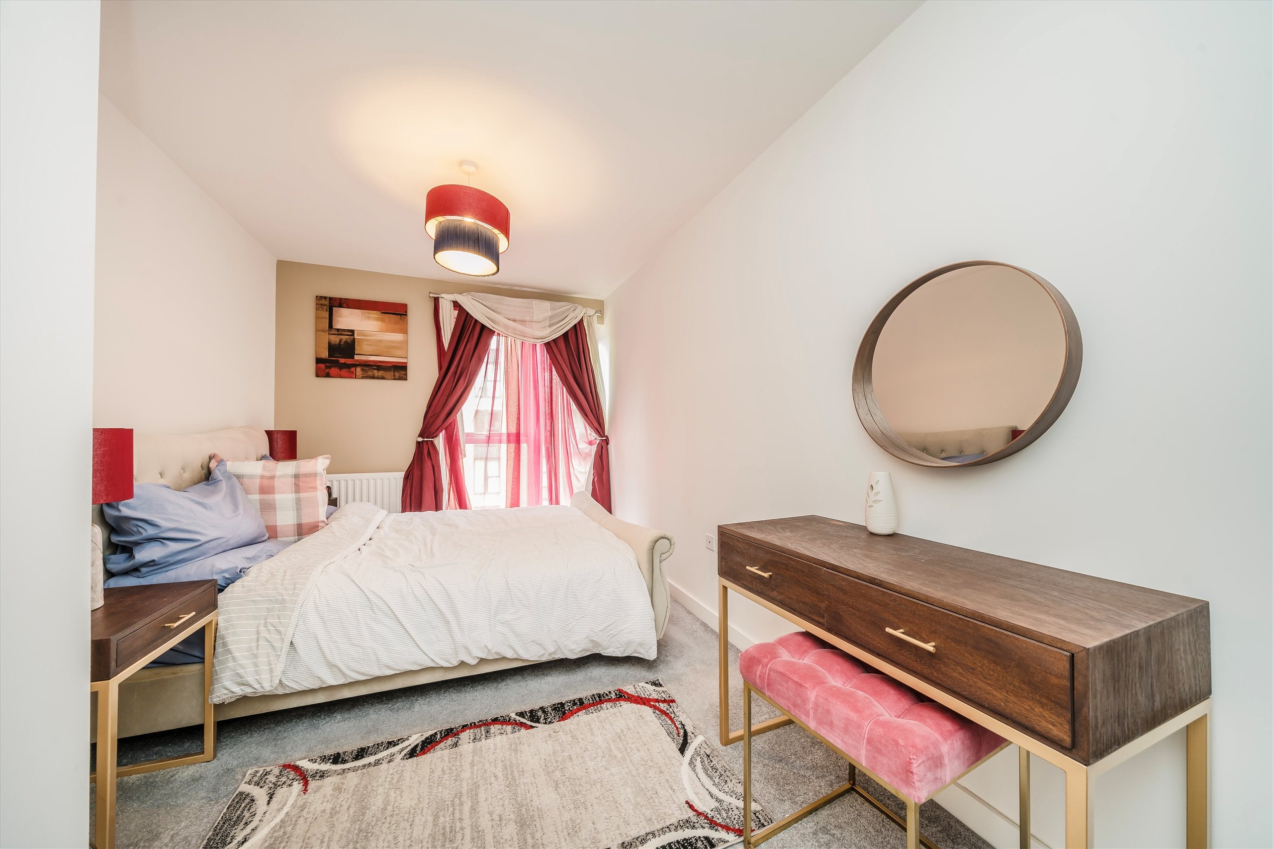 Flat Bowen Drive in Greater London