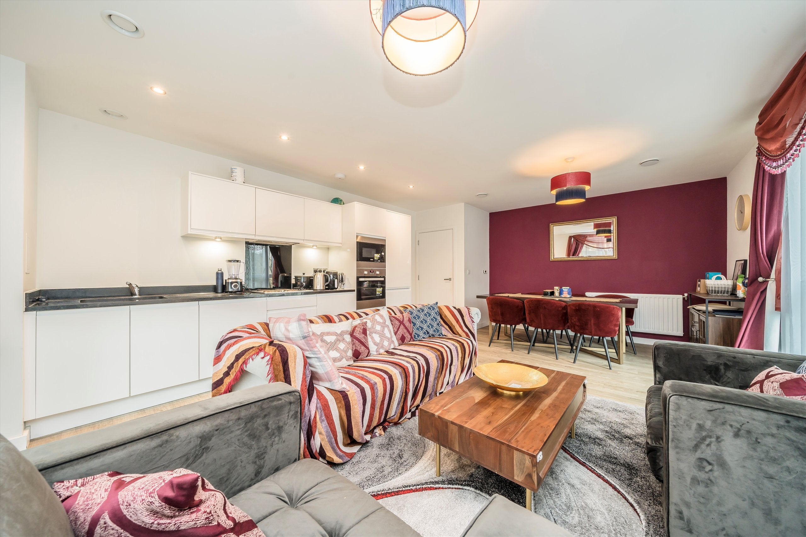 Flat Bowen Drive in Greater London