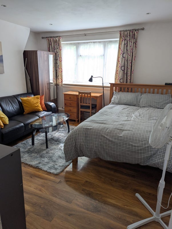 Room Shandy Street in Greater London