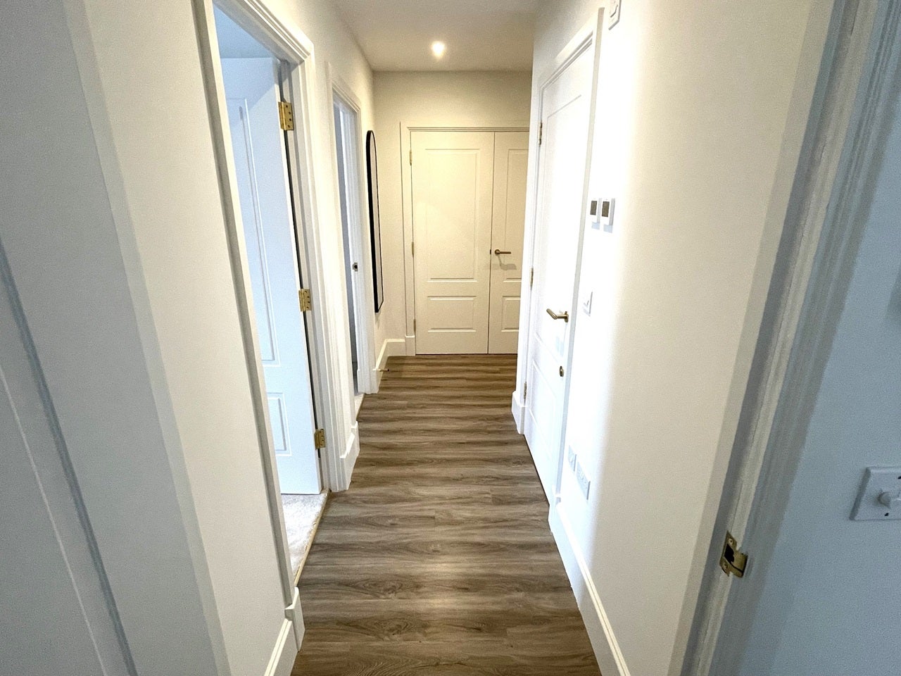 Flat Jubilee Gardens in Elmbridge