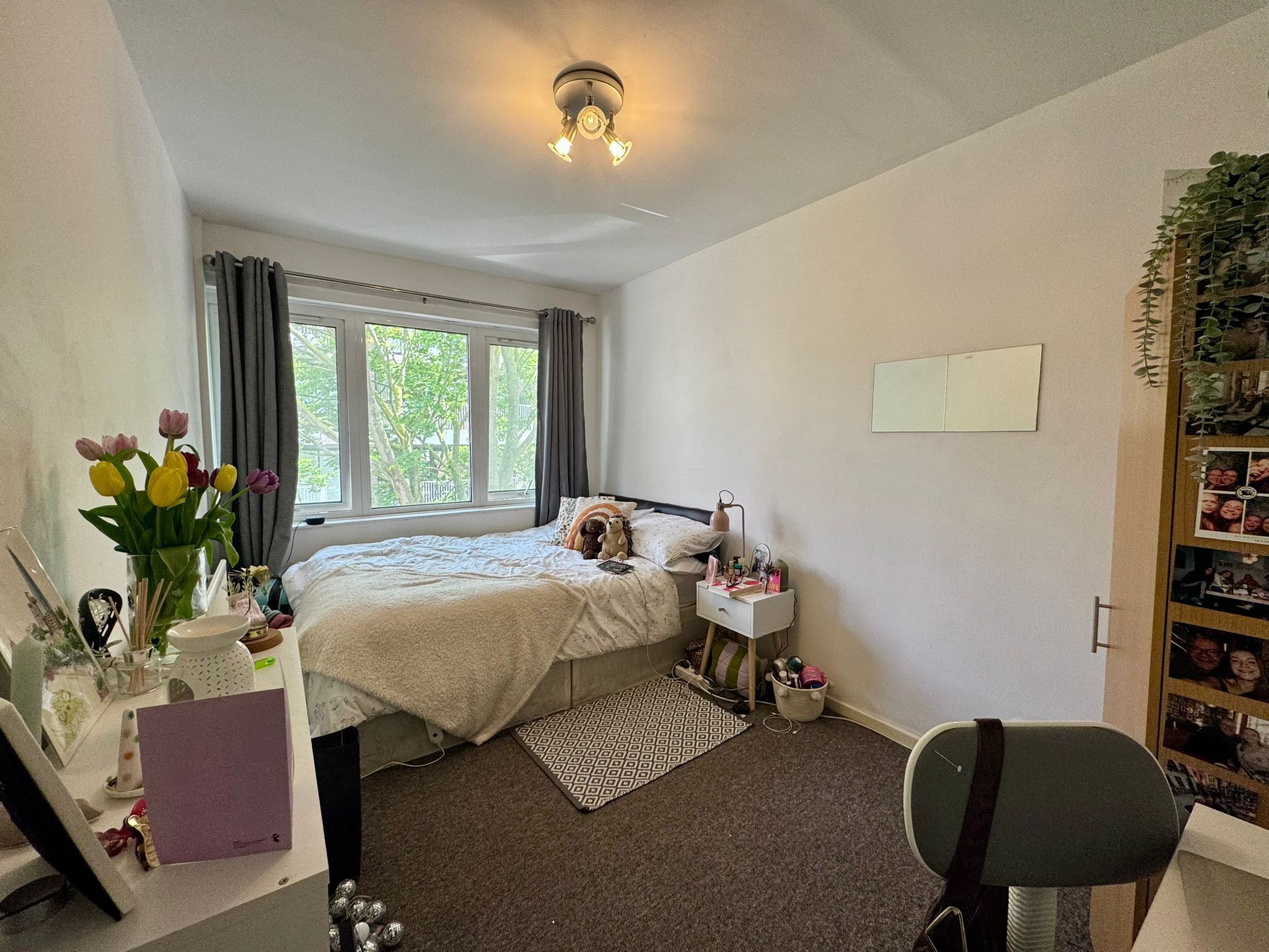 Flat Clarence Crescent in Greater London