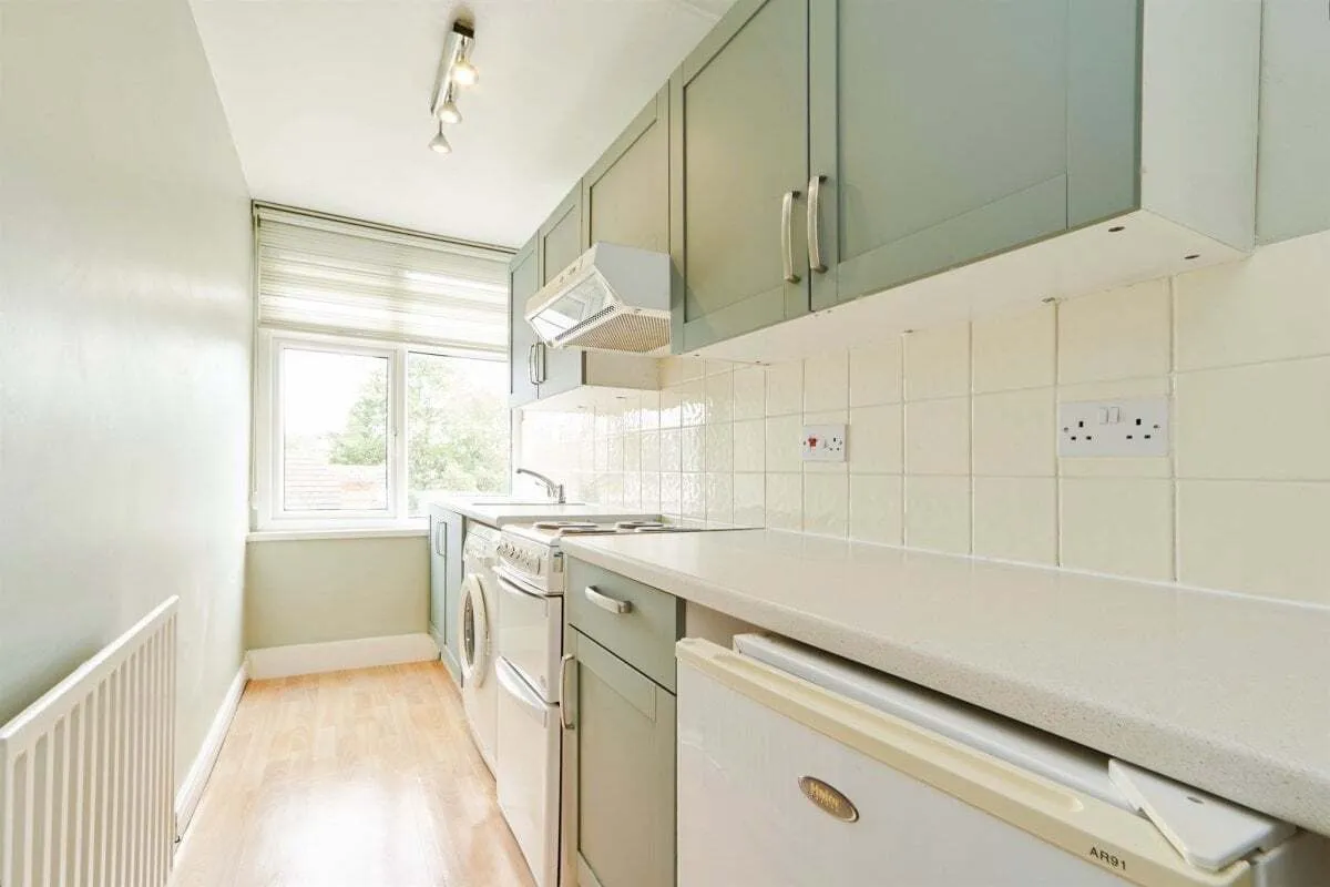 Flat Roundhay Mount in Leeds