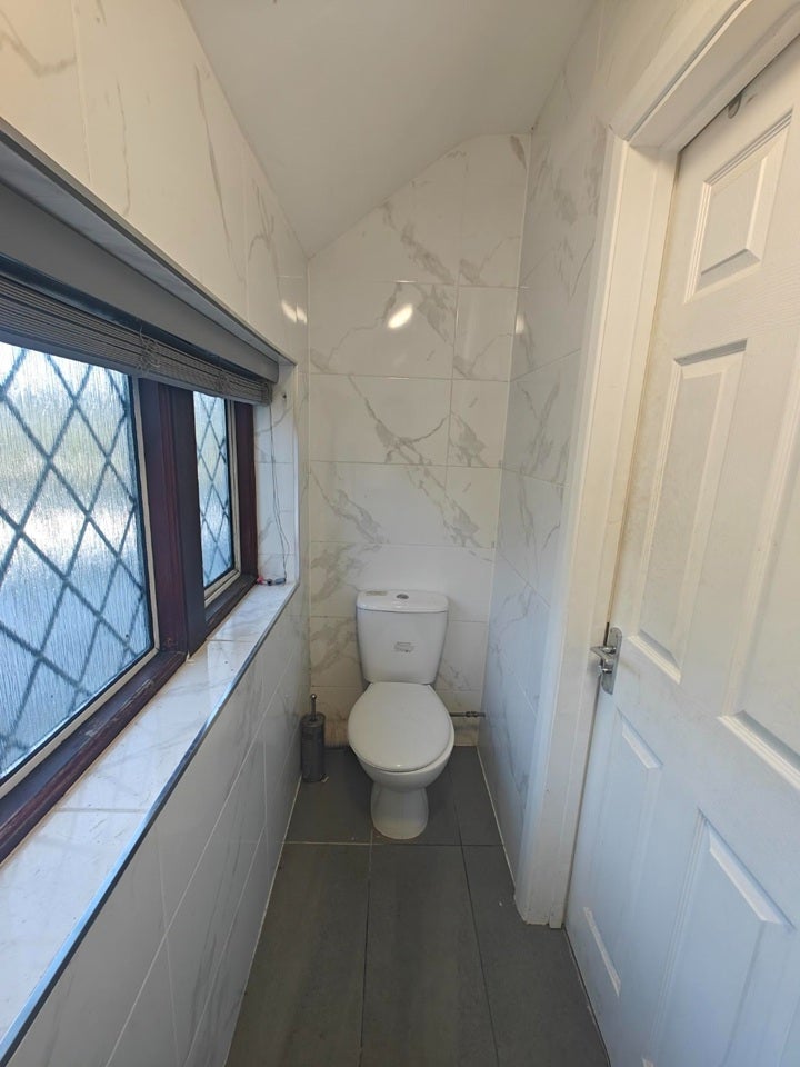 Flat Penderry Rise in Greater London