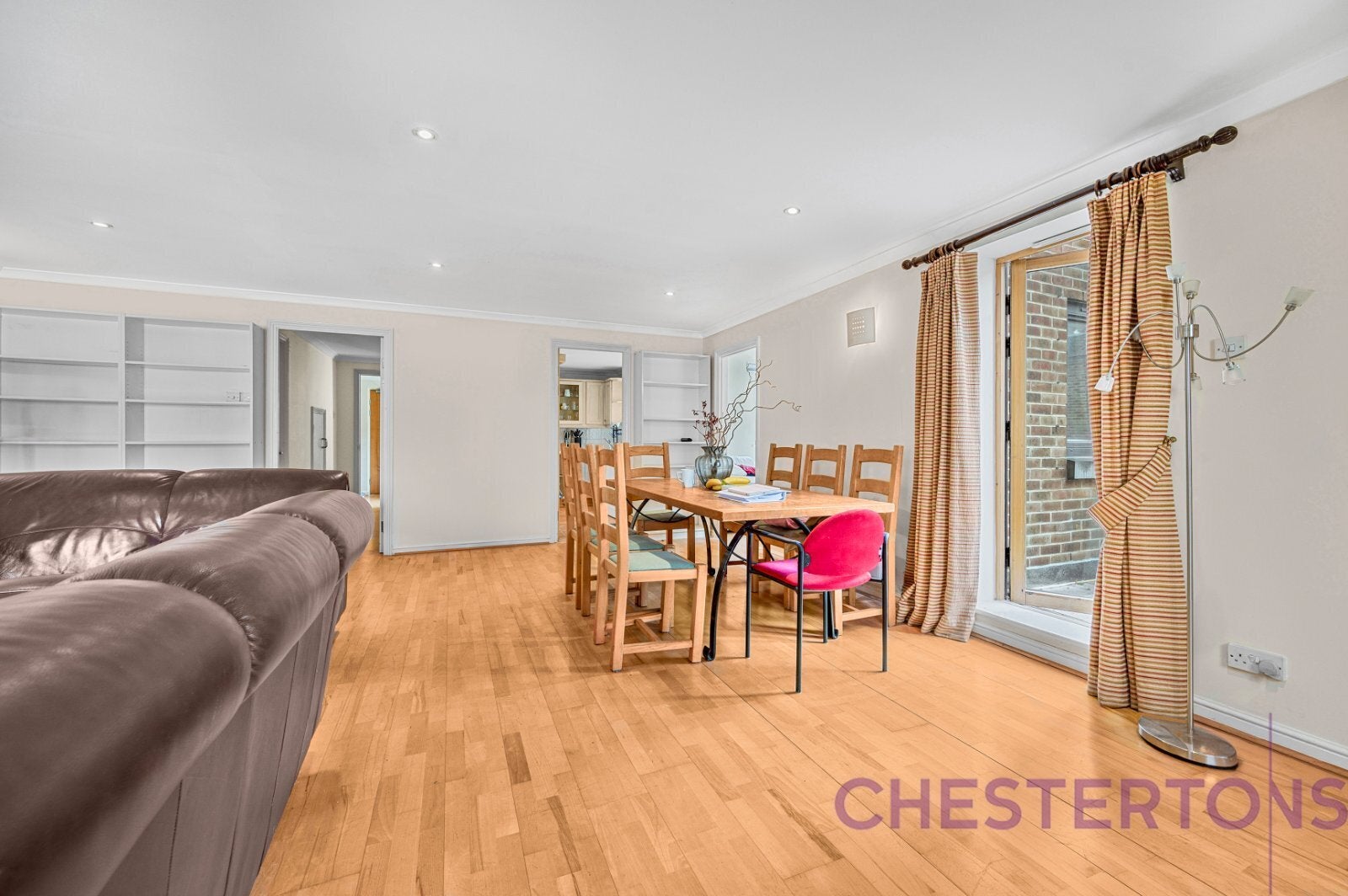 Flat Meridian Place in Greater London