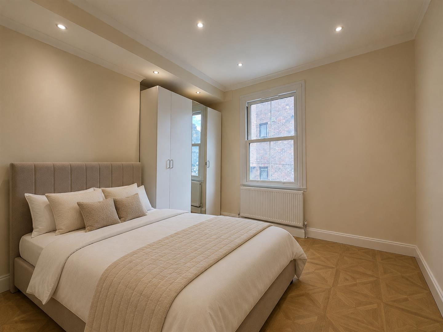Flat Warwick Road in Greater London