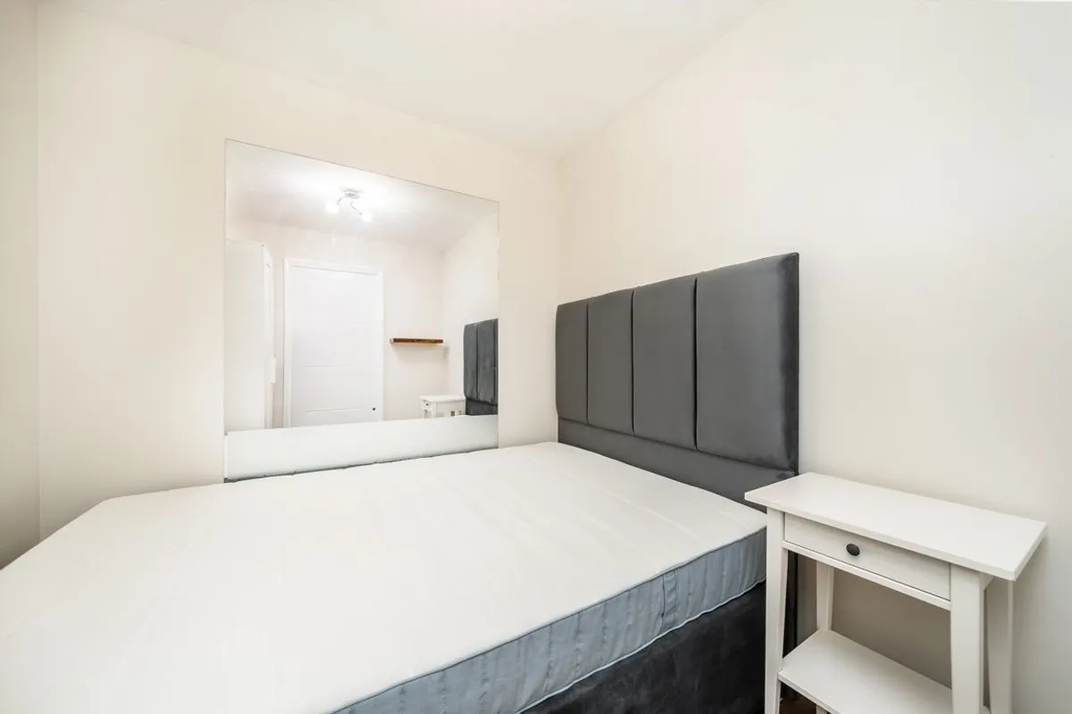Flat Richens Close in Greater London