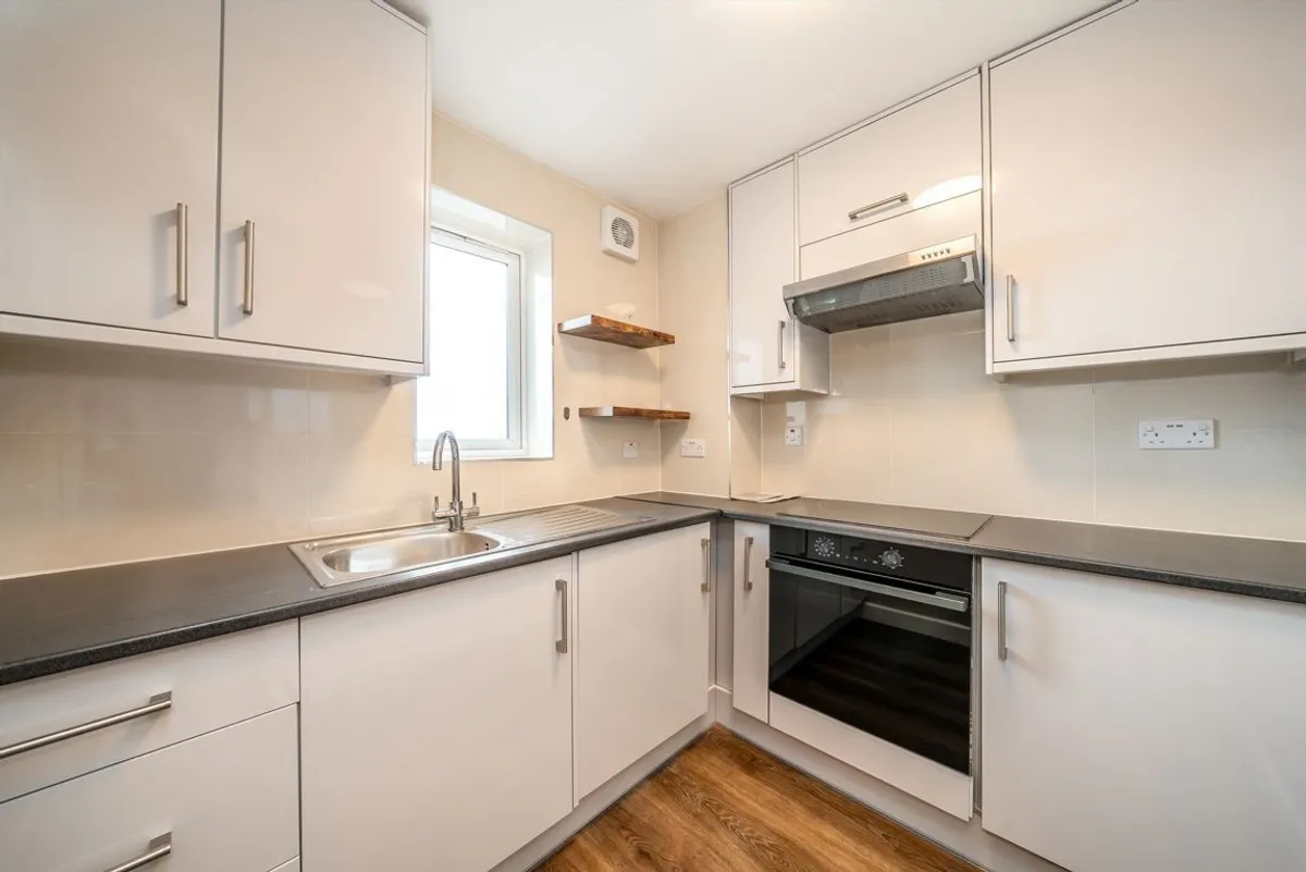 Flat Richens Close in Greater London