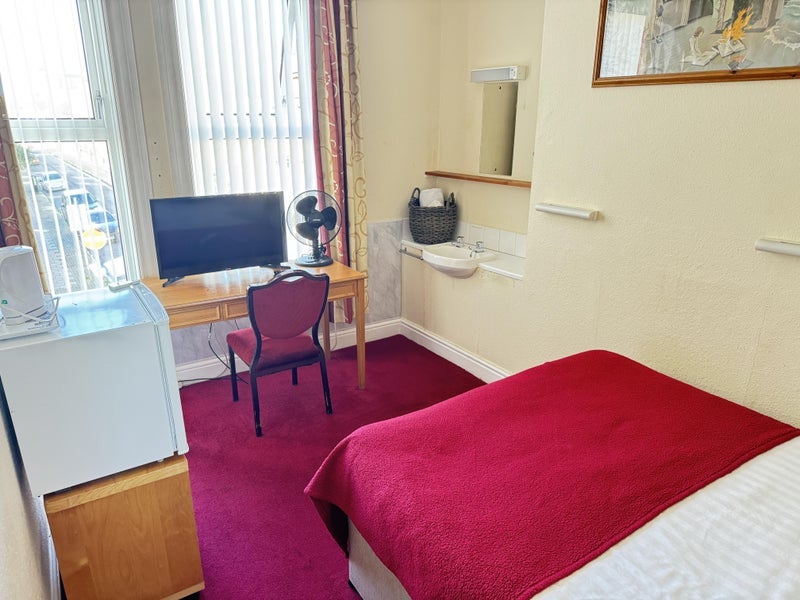 Room Regent Road in Blackpool