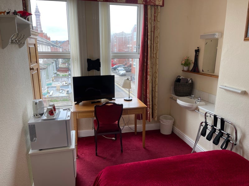 Room Regent Road in Blackpool