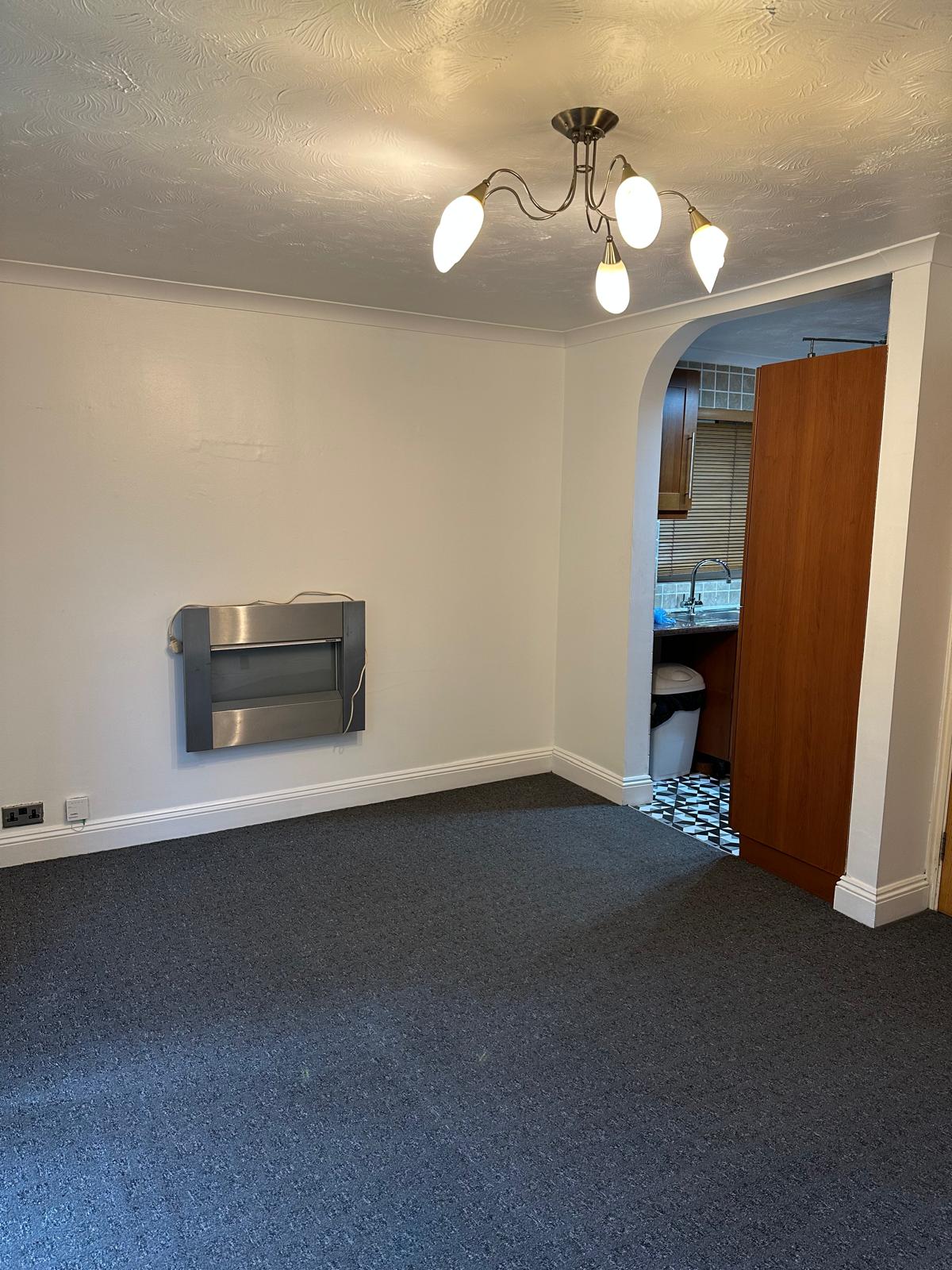 Flat Bellclose Road in Greater London