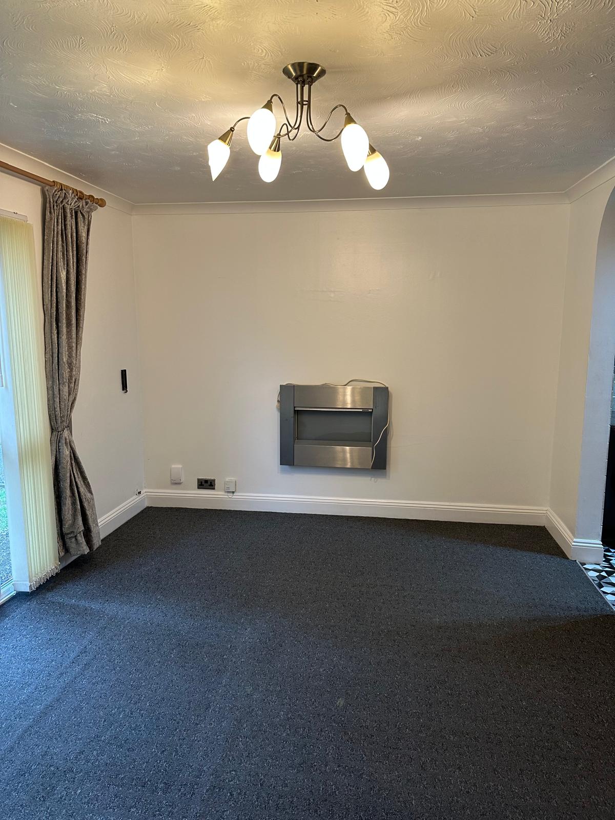 Flat Bellclose Road in Greater London