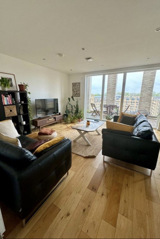 Room Murrain Road in Greater London