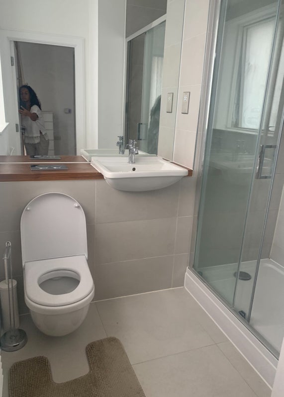 Room Murrain Road in Greater London