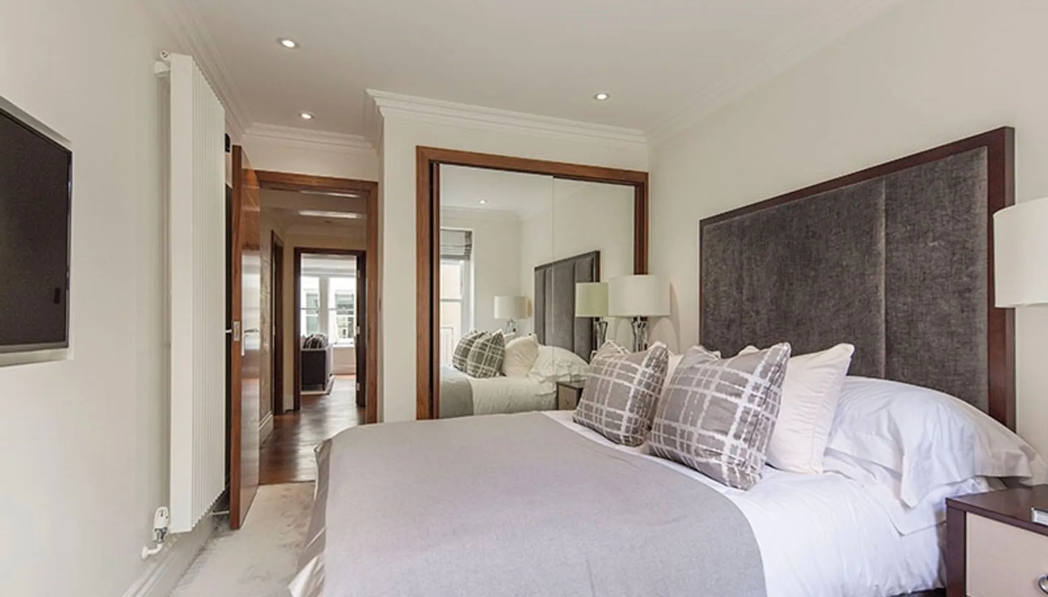 Flat Kensington Gardens Square in City of Westminster