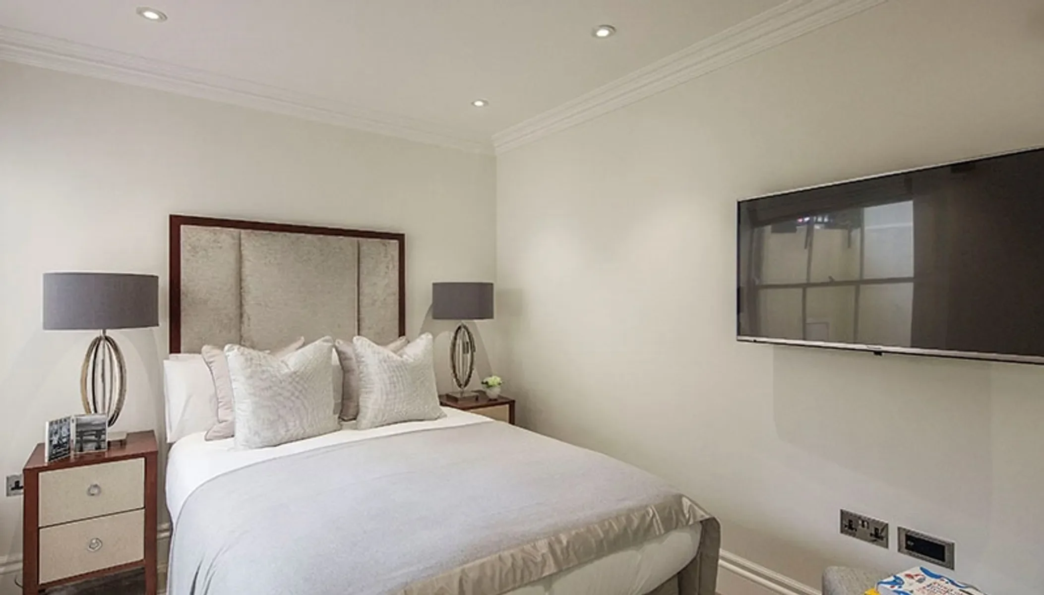 Flat Kensington Gardens Square in City of Westminster