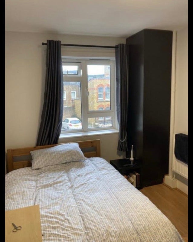 Room City Road in Greater London