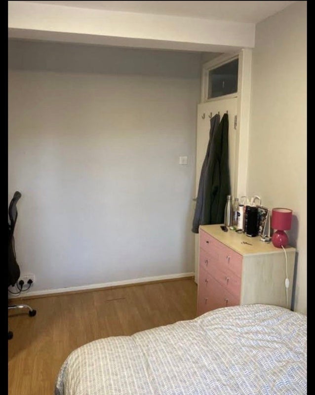 Room City Road in Greater London