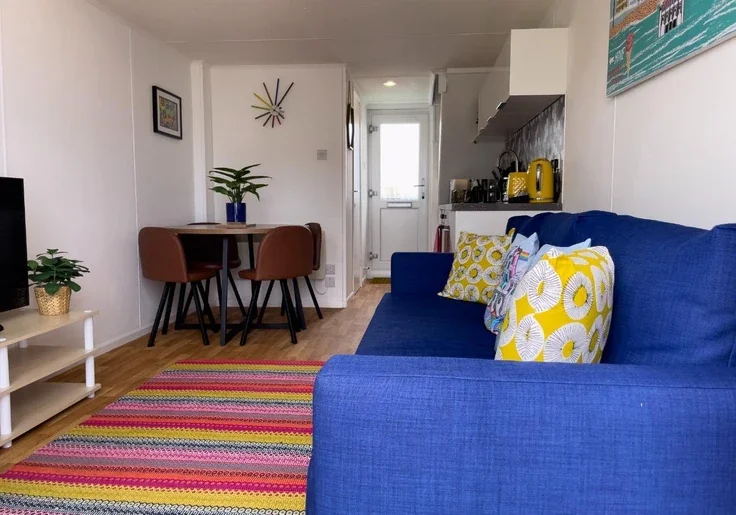 Flat North Wall Promenade in Roedean