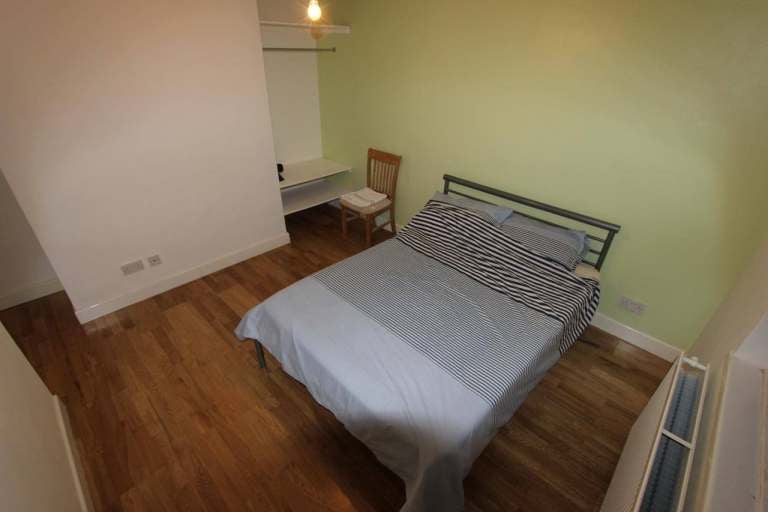 Room Alma Road in Greater London