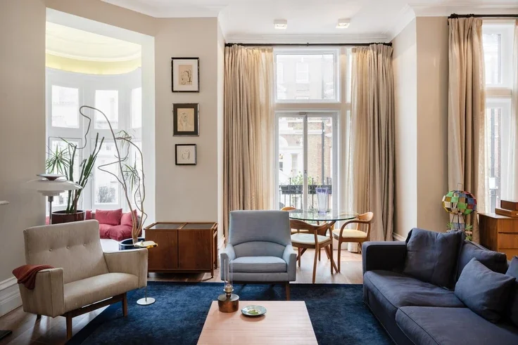 Flat Pont Street in Greater London