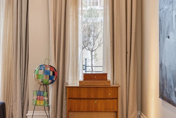 Flat Pont Street in Greater London