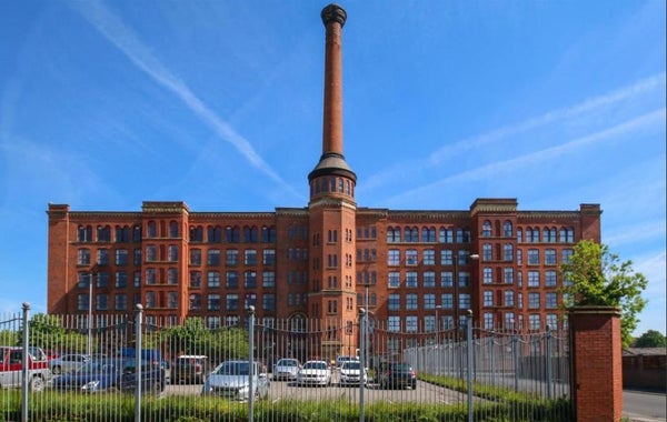 Flat Lower Vickers Street in Manchester
