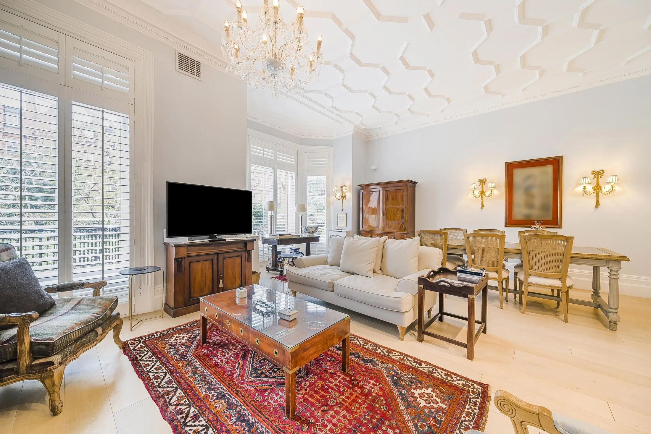 Flat Sloane Gardens in Greater London