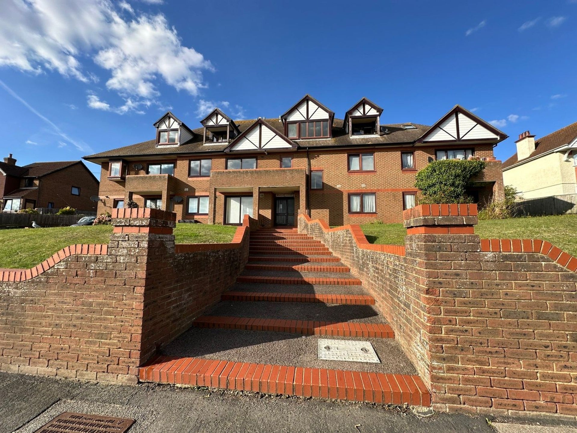 Flat De La Warr Road in Rother
