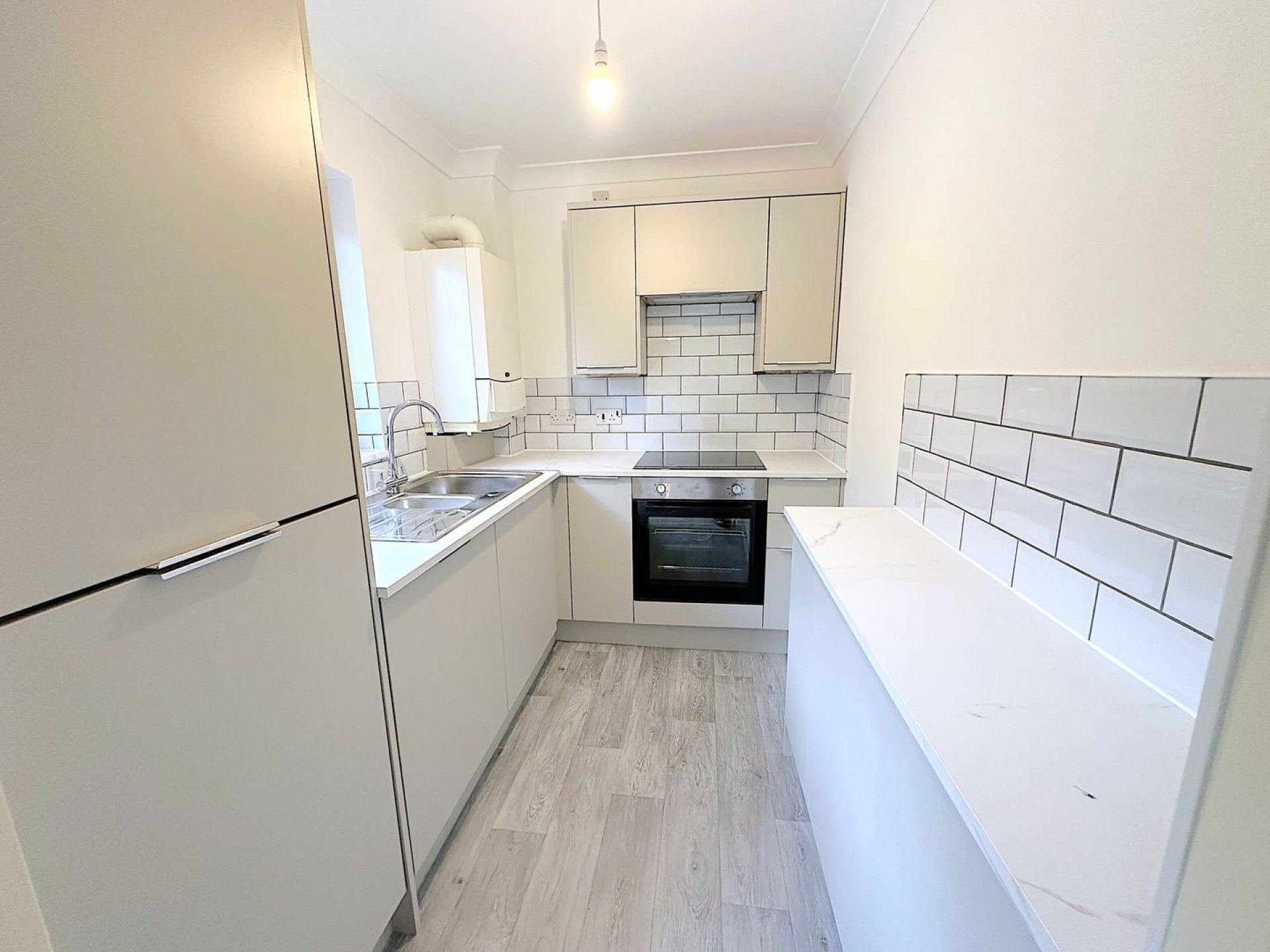 Flat De La Warr Road in Rother