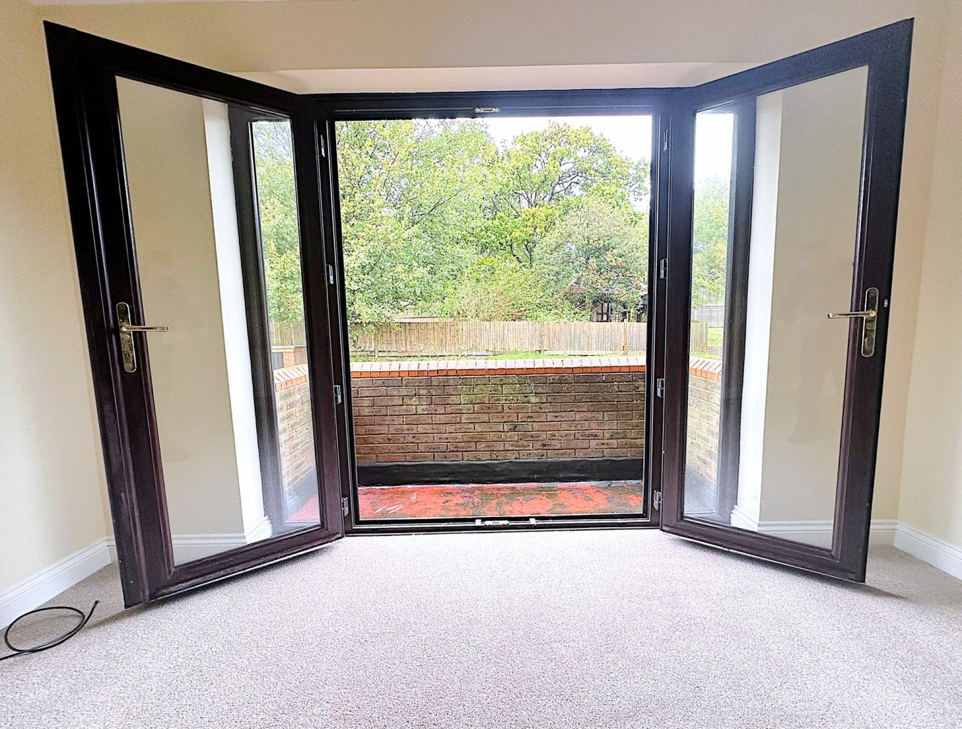 Flat De La Warr Road in Rother