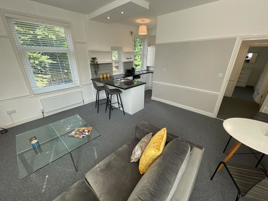 Flat Ballbrook Avenue in Manchester