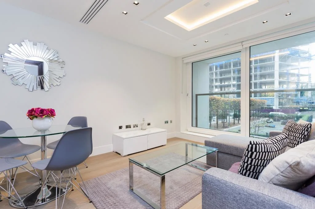 Flat Russell Road in Greater London