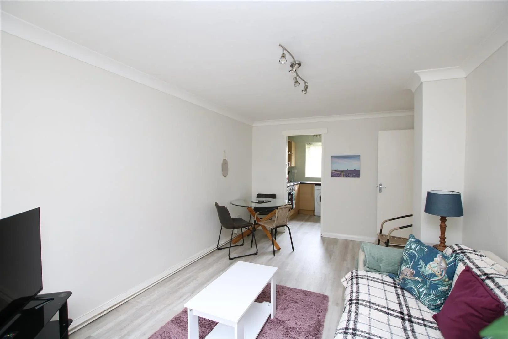 Flat York Close in Horsham