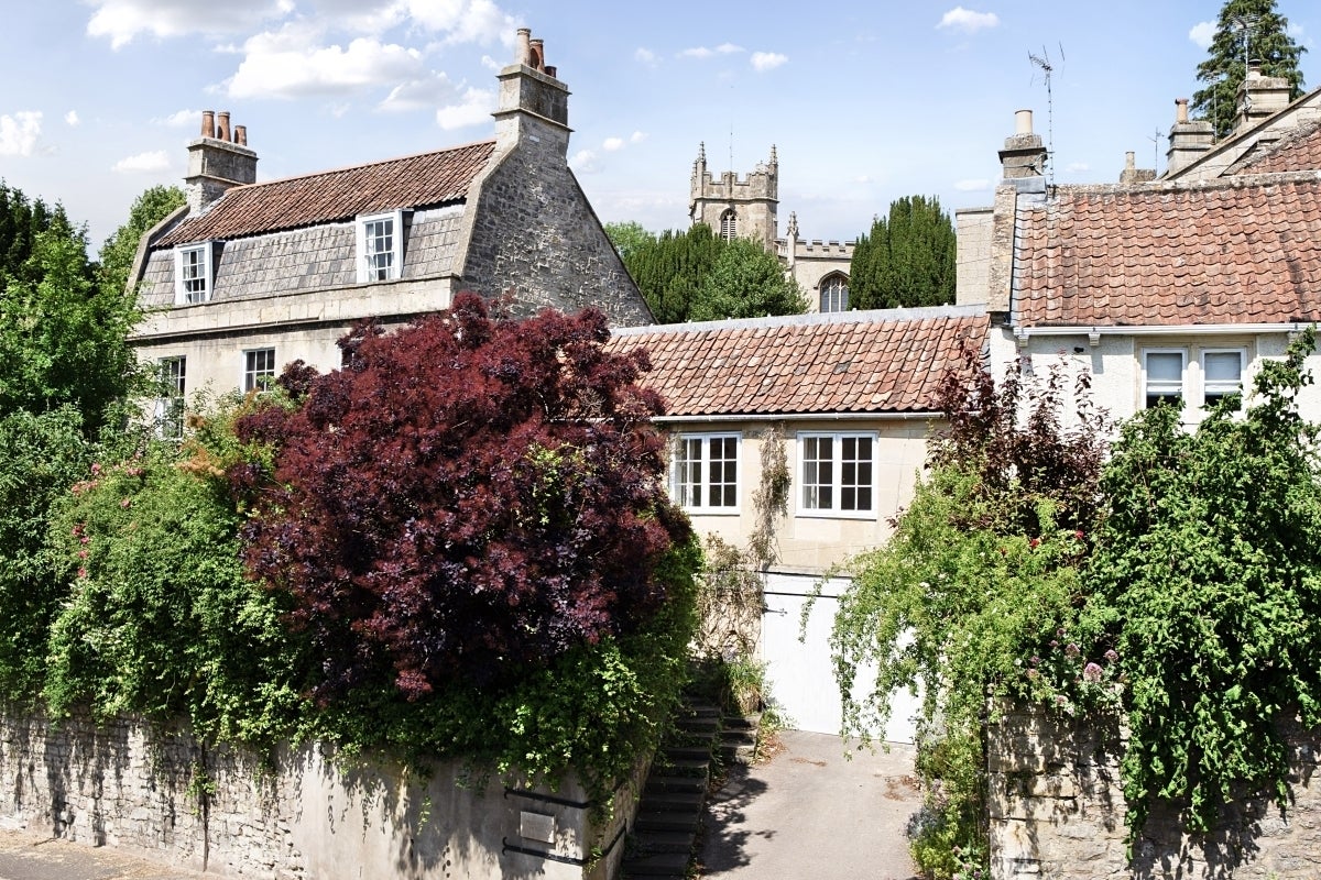 Flat Crown Hill in Bath
