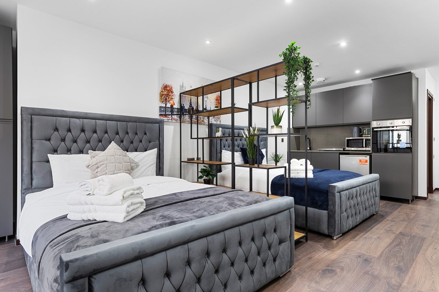 Flat Woodstock Road in Greater London