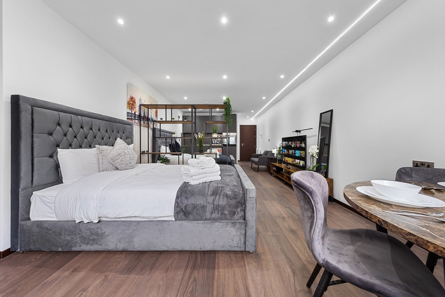 Flat Woodstock Road in Greater London